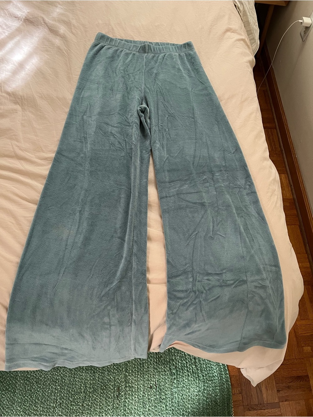 Suzie Kondi wide leg light teal velour flare pants XS